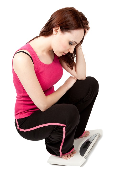 3 cambiamenti delle abitudini con cui perderete peso mentre siete seduti